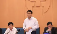Chủ tịch Hà Nội khuyên người dân ở nhà &apos;càng nhiều càng tốt&apos;