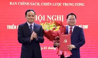 Trao quyết định bổ nhiệm hai Phó Trưởng Ban Chính sách, chiến lược Trung ương