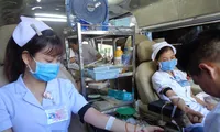 Y bác sĩ BV quận Thủ Đức tham gia hiến máu nhân đạo