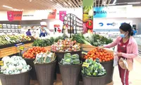 Siêu thị đầy hàng phục vụ nhu cầu người dân Thành phố