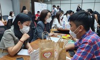 &apos;Đỏ mắt&apos; tìm hàng Việt trong siêu thị của Thái Lan