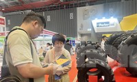 Công nhân bị sa thải, sức mua giảm sâu, đơn hàng rất kém