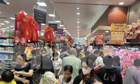 Trung tâm thương mại, hàng ăn ở TPHCM nườm nượp khách