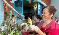 Xóm bánh ú lá tre nửa thế kỷ ở Sài Thành nhộn nhịp trước Tết Đoan Ngọ