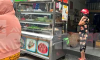 Quán ăn, hàng rong nói tăng giá 'do thuế', hóa đơn điện tử áp dụng với trường hợp nào?
