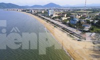 Khu du lịch Thiên Cầm &apos;lột xác&apos; khi loạt ki-ốt chắn biển được tháo dỡ