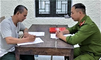 Lừa bán đất nghĩa trang, chiếm đoạt hàng trăm triệu đồng