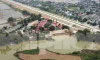 Sạt lở bờ sông, ngôi đền trăm tuổi ở Hà Tĩnh bị ‘uy hiếp’ 
