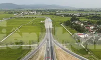 Tài xế lúng túng vì vạch kẻ đường, biển báo ‘dễ nhầm’ trên cao tốc qua Hà Tĩnh