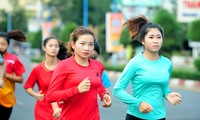 Rộn rã đường chạy Tiền Phong trước ngày khai hội