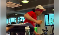 Cộng đồng mạng &apos;sục sôi&apos; clip Chung Tử Đơn nâng độ khó thử thách đá nắp chai