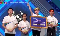 Nữ sinh &apos;nhỏ có võ&apos; thắng áp đảo cuộc đua tuần Đường lên đỉnh Olympia