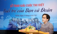 Phó Tổng Biên tập Báo Tiền Phong Lê Minh Toản phát biểu tại lễ trao giải. Ảnh: Như Ý