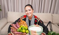 Hoa hậu H'hen Niê tham gia nhiều hoạt động tình nguyện phòng chống dịch COVID-19