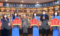 Ra mắt Tủ sách &apos;Thanh niên học và làm theo lời Bác&apos;