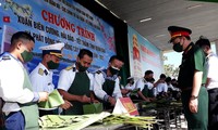 Vùng 4 Hải quân sôi nổi đón &apos;Xuân biên cương, hải đảo - Tết thắm tình quân dân&apos;