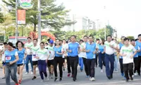 Đại biểu thanh niên Việt - Lào hưởng ứng chặng 7 &apos;Những bước chân vì cộng đồng&apos;