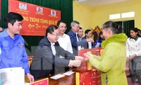 Tặng 500 suất quà Tết cho các gia đình khó khăn tỉnh Thanh Hóa