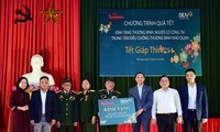 BIDV và báo Tiền Phong thăm, tặng quà Tết thương binh Ninh Bình