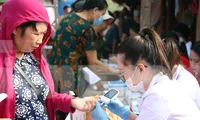 Hơn 2.000 người dân Hà Nội được khám sàng lọc bệnh phổi, ung thư, tim mạch