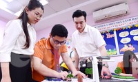 Hai học sinh lớp 8 thiết kế sản phẩm AI giải quyết ùn tắc giao thông 
