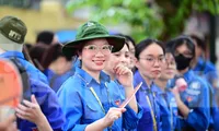 Tiếp sức mùa thi trên ‘con đường đẹp nhất Hà Nội’