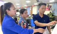 'Áo xanh' khí thế ra quân hỗ trợ người dân thực hiện dịch vụ hành chính công