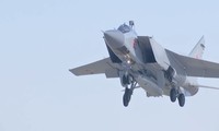 Tiêm kích MiG-31 mang tên lửa Kinzhal dưới bụng