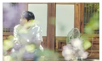 &apos;Tình đầu màn ảnh&apos; của Suzy, Kim Seon Ho &apos;gây bão&apos; khi chen ngang thế giới Kpop
