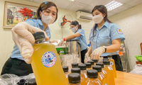 &quot;Hà Nội nghĩa tình: Tấm lòng áo xanh - Ly nước gửi Anh&quot;