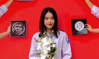 Nguyễn Yến Lan, cựu học sinh chuyên Anh, trường THPT chuyên Hà Nội – Amsterdam xuất sắc giành học bổng 7 tỷ đồng của Đại học Pennsylvania (Mỹ).