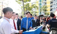 Khai mạc Ngày hội &apos;Tư vấn hướng nghiệp, giới thiệu việc làm cho thanh niên&apos;