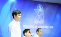 &apos;Đặt hàng&apos; sinh viên Việt Nam ‘phủ xanh’ mạng xã hội