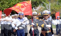 Xúc động lễ chào cờ, hát Quốc ca của hơn 200 sinh viên ưu tú ở Trường Sa