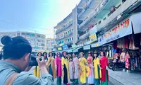 &apos;Phim trường&apos; chợ Đầm Nha Trang hút giới trẻ check-in dịp Tết