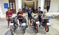 Bắt nhóm xăm trổ giả Cảnh sát hình sự, cướp tài sản người đi đường
