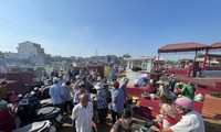 Hàng ngàn người dân TPHCM đi tảo mộ ngày cuối năm