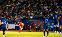 HLV Kim Sang Sik lý giải vì sao chưa cho các cầu thủ trẻ vào đá