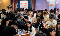 Chen nhau vào trung tâm thương mại ăn trưa ngày đầu nghỉ lễ Quốc khánh