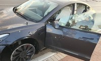 Xe điện Tesla cứu người đàn ông Israel sau hơn 100 viên đạn