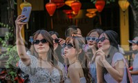 Lý do người Việt &apos;chê&apos; du lịch nội địa, đổ xô đi nước ngoài 
