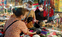 Tiểu thương chợ Bến Thành đóng cửa sạp hàng vì đâu?