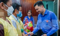 Bí thư Trung ương Đoàn Nguyễn Minh Triết thăm, tặng quà Tết tại Bệnh viện Chợ Rẫy