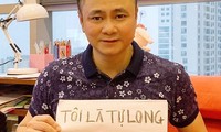 Sao Việt hào hứng theo trend ‘ở nhà&apos;: &apos;Tôi là Tự Long, ở nhà cho nước nó trong&apos;