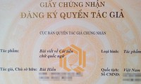 Tin hot giáo dục: PGS Bùi Hiền đăng ký bản quyền &apos;Tiếw Việt&apos;