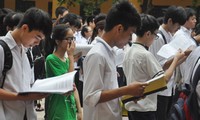 Học sinh thi vào lớp 10 của Hà Nội: Như ngồi trên đống lửa?