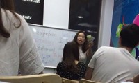 Màn đấu khẩu mạt sát học viên. Ảnh cắt từ clip.