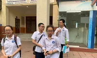 Thí sinh dự thi vào chuyên ĐH Sư phạm Hà Nội chiều nay, 28/5. Ảnh: Đỗ Hợp