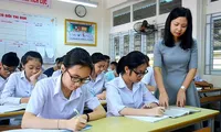 Gọi thầy/cô xưng con để bọn trẻ có sự tôn trọng với người giáo dục mình, điều đó có gì là sai?