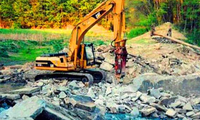 Máy xúc thường được sử dụng để giúp các nhà khảo cổ khai quật mộ cổ. Ảnh: KK News.